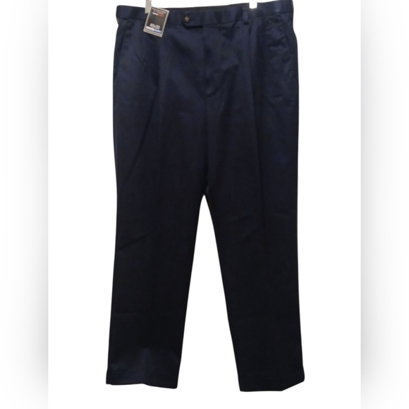 Roundtree & Yorke - NWT, Navy Blue Travel-smart, Pleated, Expander Waistband,... - Picture 2 of 7